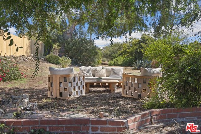 2216 N Indiana Avenue, Los Angeles, CA 90032