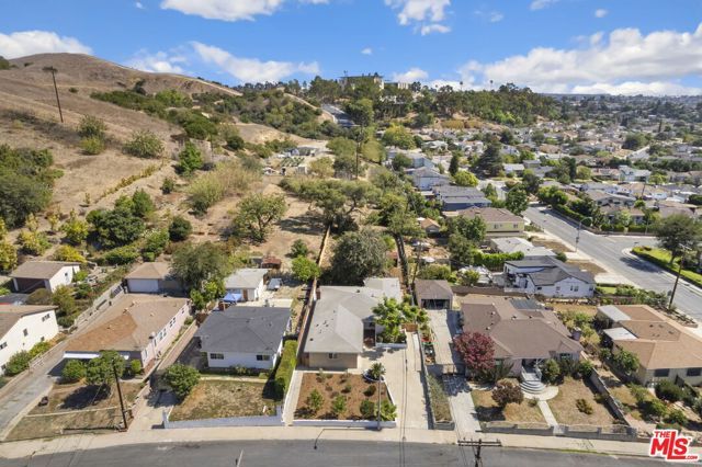 2216 N Indiana Avenue, Los Angeles, CA 90032