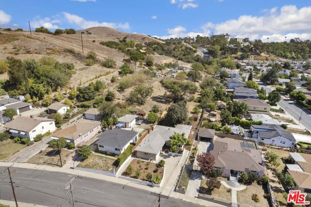 2216 N Indiana Avenue, Los Angeles, CA 90032