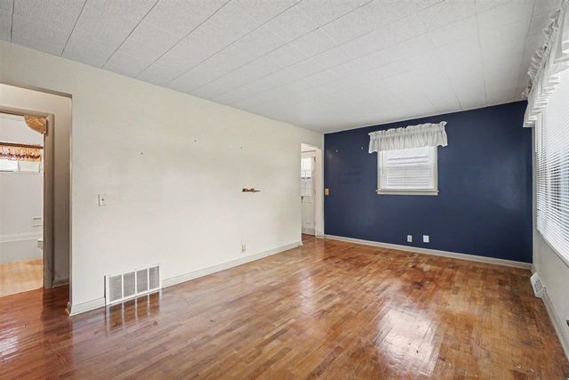 1332 Colgrove Avenue, Kalamazoo, MI 49048