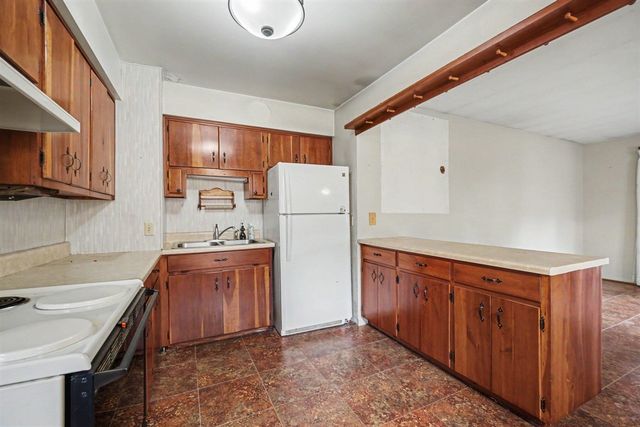1332 Colgrove Avenue, Kalamazoo, MI 49048