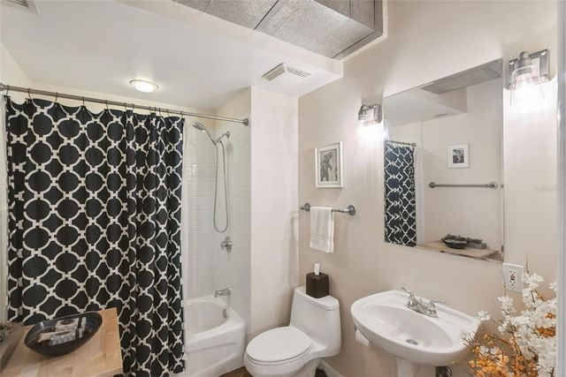 10 N SUMMERLIN AVENUE 13, Orlando, FL 32801