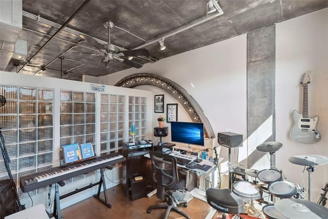 10 N SUMMERLIN AVENUE 13, Orlando, FL 32801