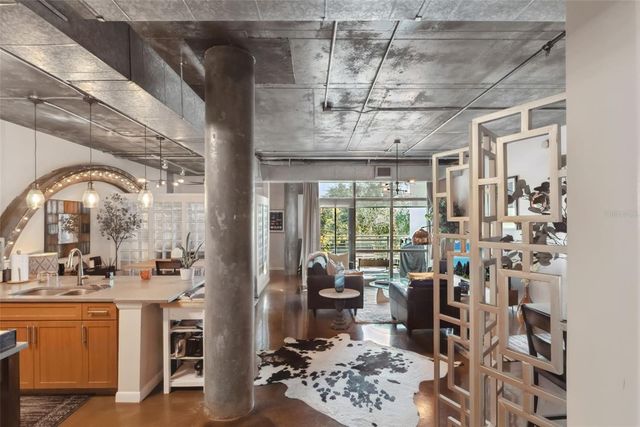 10 N SUMMERLIN AVENUE 13, Orlando, FL 32801