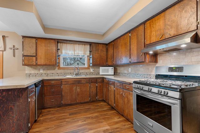 4451 RENIER ROAD, Green Bay, WI 54311