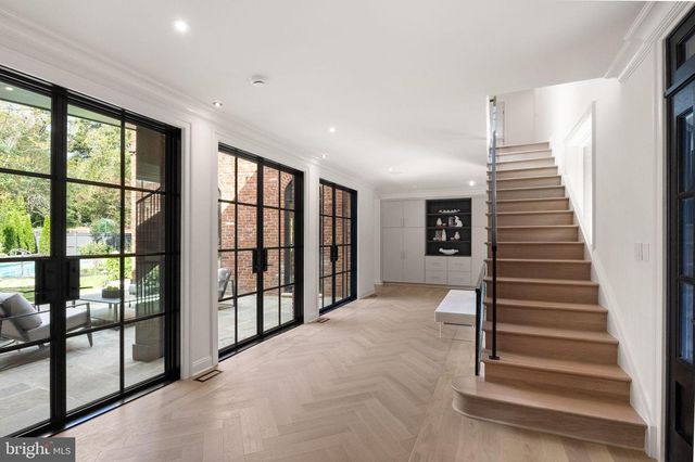 3525 SPRINGLAND LN NW, Washington, DC 20008