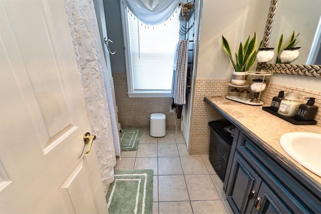 235 Chavenson St, Fall River, MA 02723