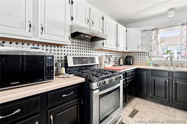 3939 Dunbar Avenue, New Albany, IN 47150
