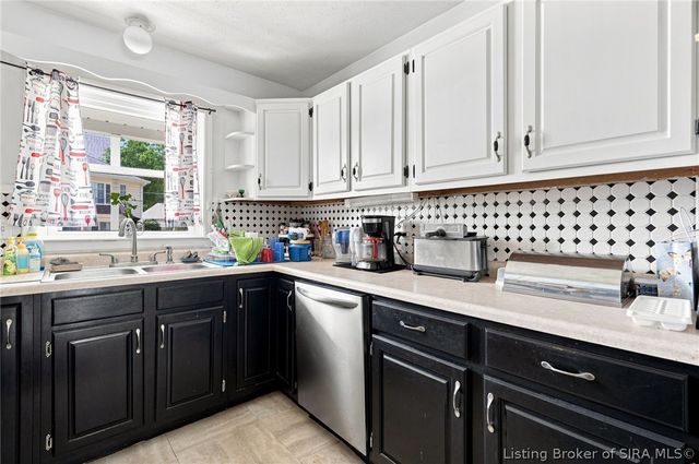 3939 Dunbar Avenue, New Albany, IN 47150