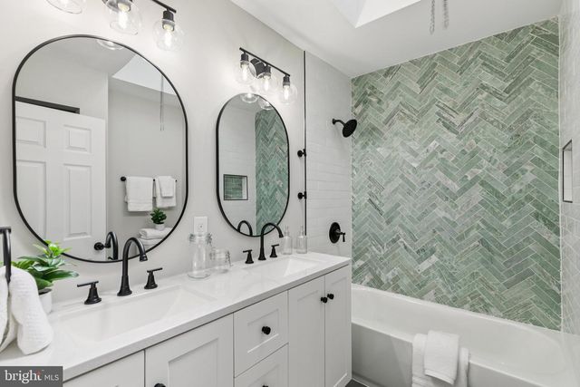 6520 N 17TH ST, Philadelphia, PA 19126