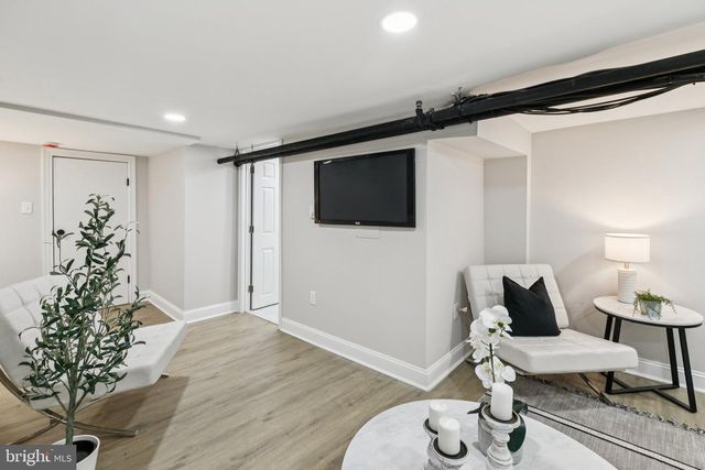 6520 N 17TH ST, Philadelphia, PA 19126