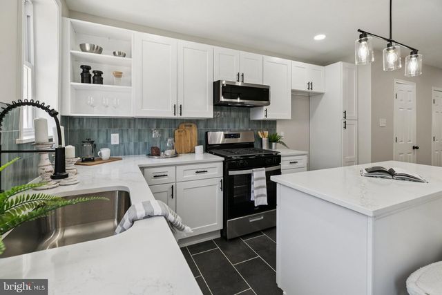 6520 N 17TH ST, Philadelphia, PA 19126