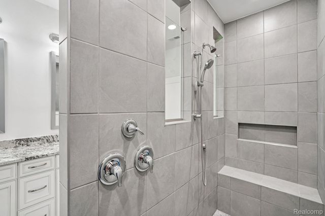 807 Kelpie Drive, Pittsfield Charter Township, MI 48108