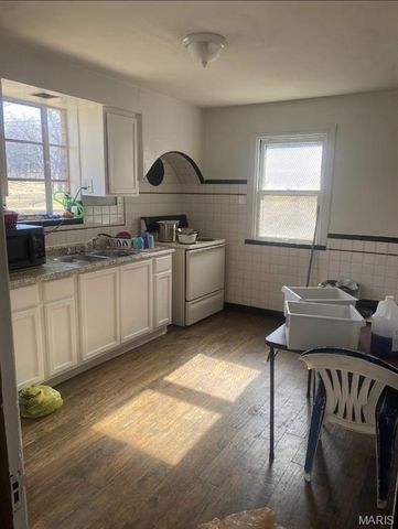 6702 Myron Avenue, St Louis, MO 63121