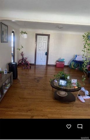 6702 Myron Avenue, St Louis, MO 63121