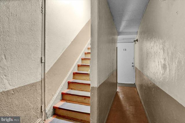 121 S 6TH ST, Reading, PA 19602