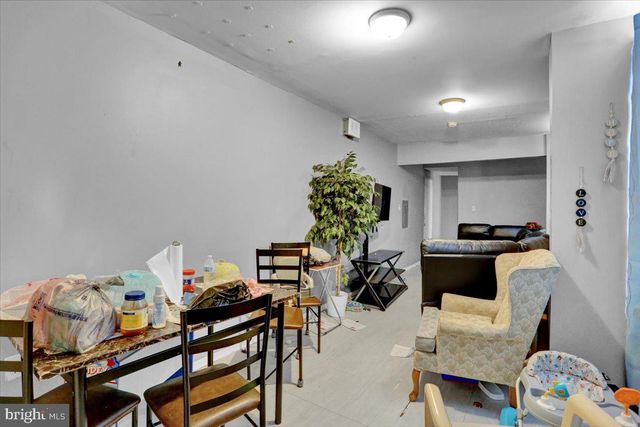 121 S 6TH ST, Reading, PA 19602