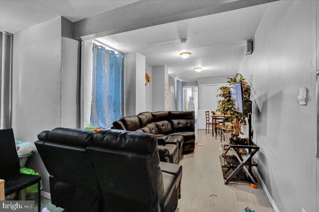 121 S 6TH ST, Reading, PA 19602