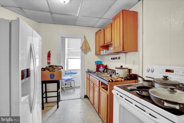 121 S 6TH ST, Reading, PA 19602