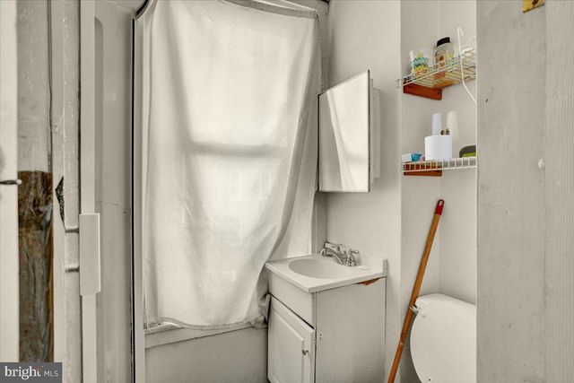 121 S 6TH ST, Reading, PA 19602