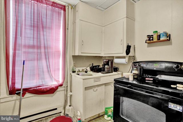 121 S 6TH ST, Reading, PA 19602