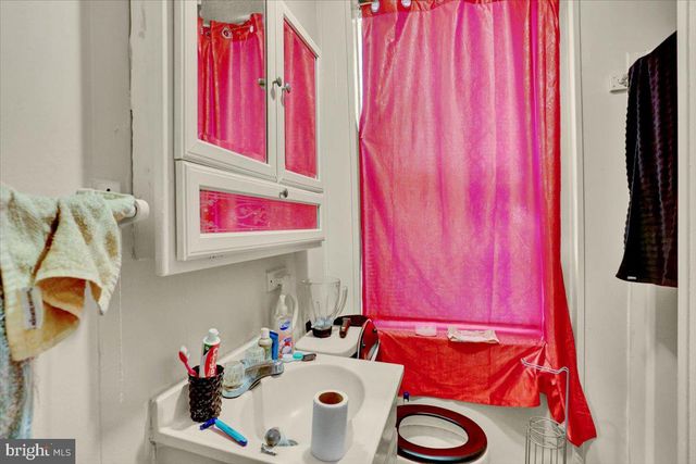 121 S 6TH ST, Reading, PA 19602