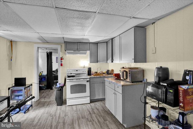 121 S 6TH ST, Reading, PA 19602