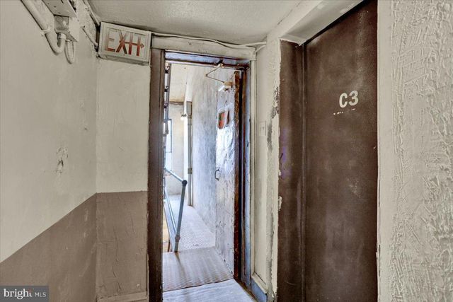 121 S 6TH ST, Reading, PA 19602