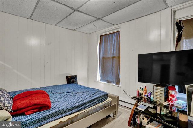 121 S 6TH ST, Reading, PA 19602