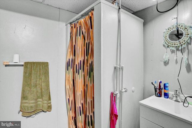 121 S 6TH ST, Reading, PA 19602