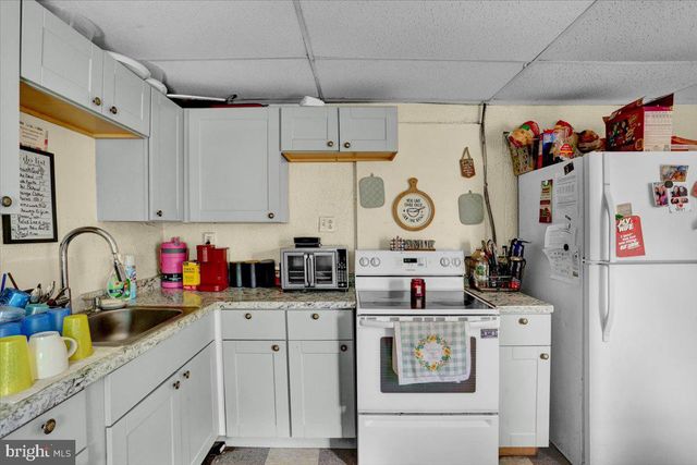 121 S 6TH ST, Reading, PA 19602