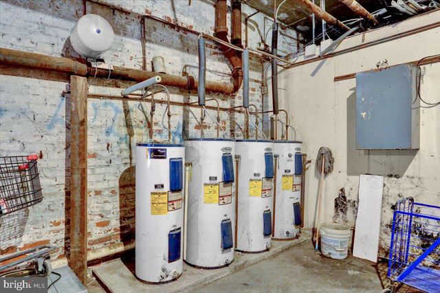 121 S 6TH ST, Reading, PA 19602