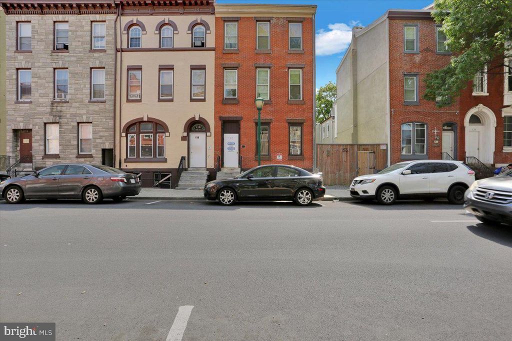 121 S 6TH ST, Reading, PA 19602