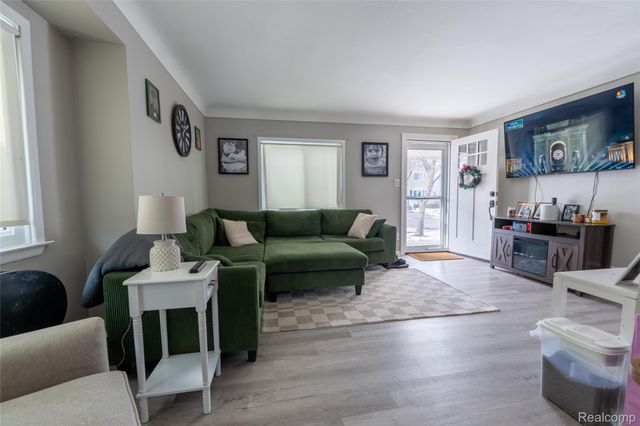 17777 Matthews Street, Riverview, MI 48193