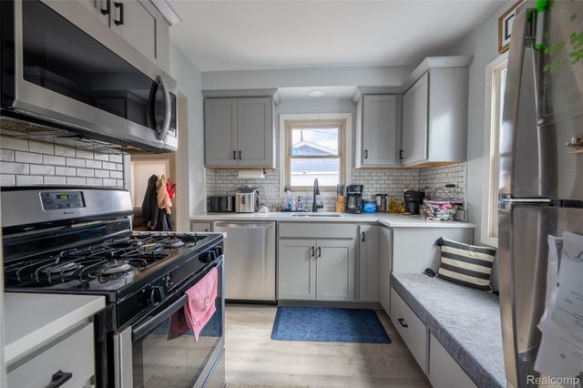 17777 Matthews Street, Riverview, MI 48193