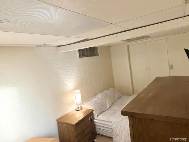 17777 Matthews Street, Riverview, MI 48193