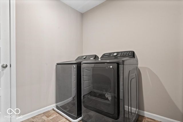 6037 Shallow Creek Lane, Indianapolis, IN 46237