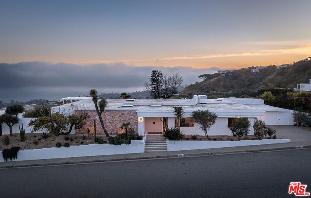 1227 Tellem Drive, Pacific Palisades, CA 90272
