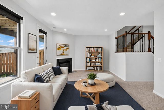 42410 DOGWOOD GLEN SQ, Sterling, VA 20166
