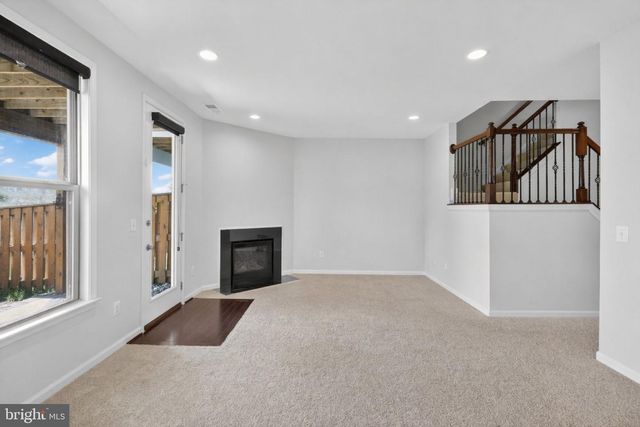 42410 DOGWOOD GLEN SQ, Sterling, VA 20166
