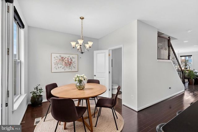 42410 DOGWOOD GLEN SQ, Sterling, VA 20166
