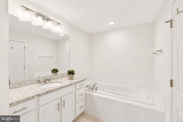 42410 DOGWOOD GLEN SQ, Sterling, VA 20166