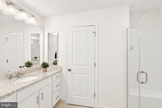 42410 DOGWOOD GLEN SQ, Sterling, VA 20166