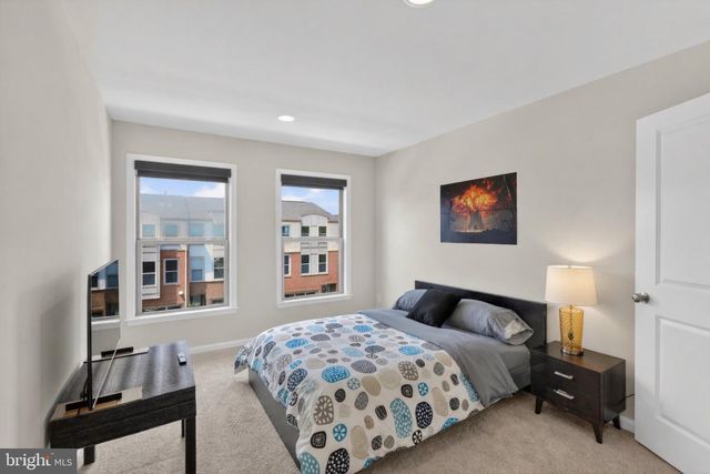 42410 DOGWOOD GLEN SQ, Sterling, VA 20166