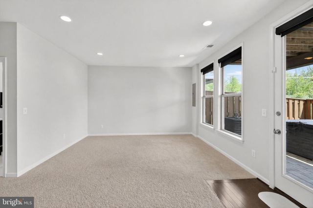 42410 DOGWOOD GLEN SQ, Sterling, VA 20166
