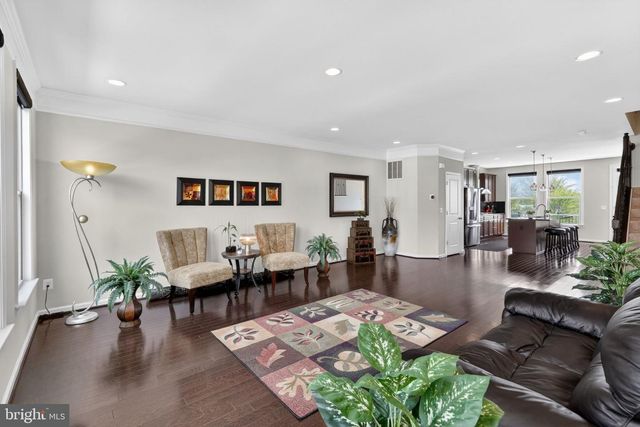 42410 DOGWOOD GLEN SQ, Sterling, VA 20166