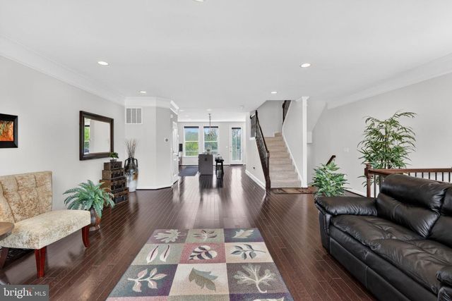 42410 DOGWOOD GLEN SQ, Sterling, VA 20166
