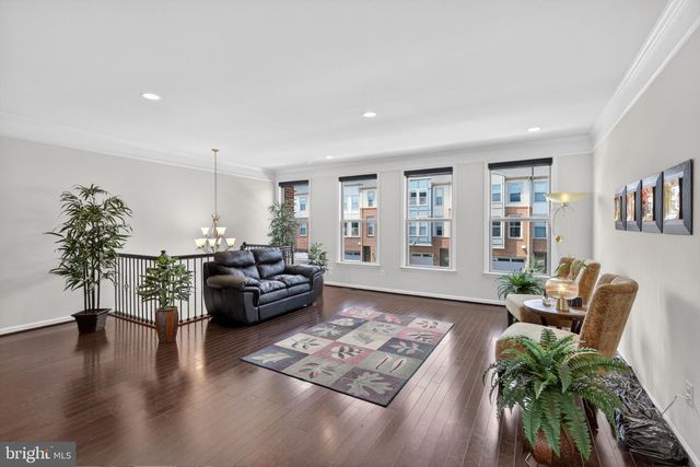 42410 DOGWOOD GLEN SQ, Sterling, VA 20166
