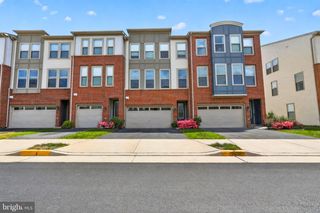 42410 DOGWOOD GLEN SQ, Sterling, VA 20166