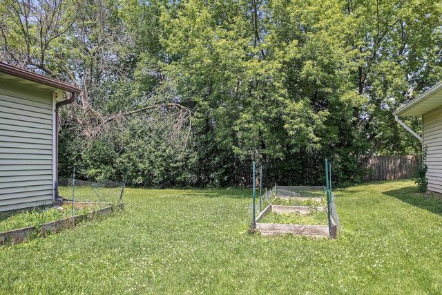 1036 W 5TH AVENUE, Oshkosh, WI 54902